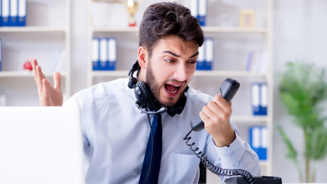 Hewlett Packard Deliberately Adds 15 Minutes Waiting Time for Telephone Support Calls