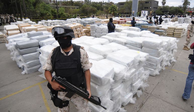 Trump Pushes Sheinbaum Away From AMLO’s Cartel Policies