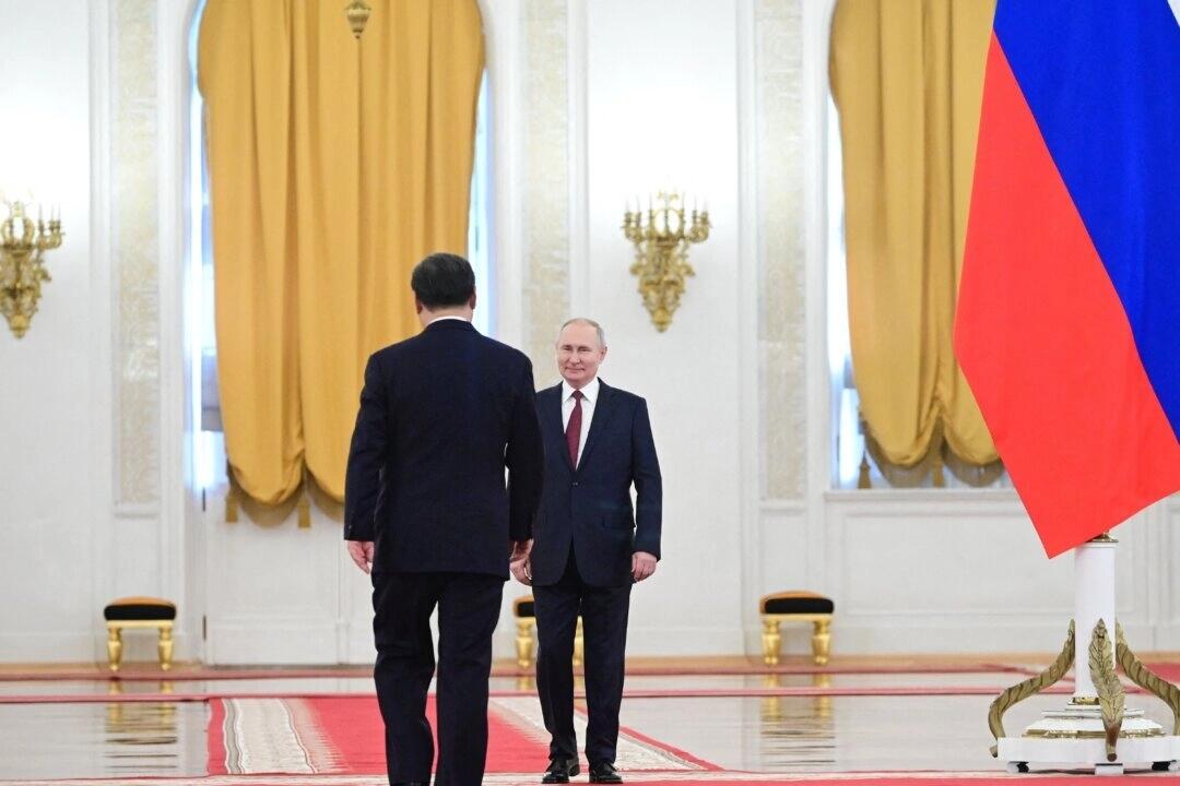 Russia Seeks to Balance Ties With U.S., China: Official