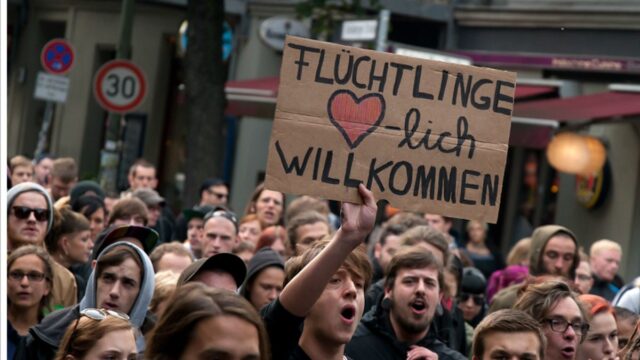 German Politicians Agree to Speak of Migrants Only in Positive Terms