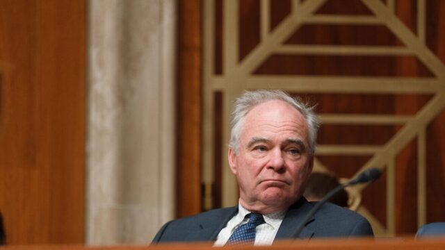 The Mark Of Kaine: Extremist Democrat is Ignorant of Constitution