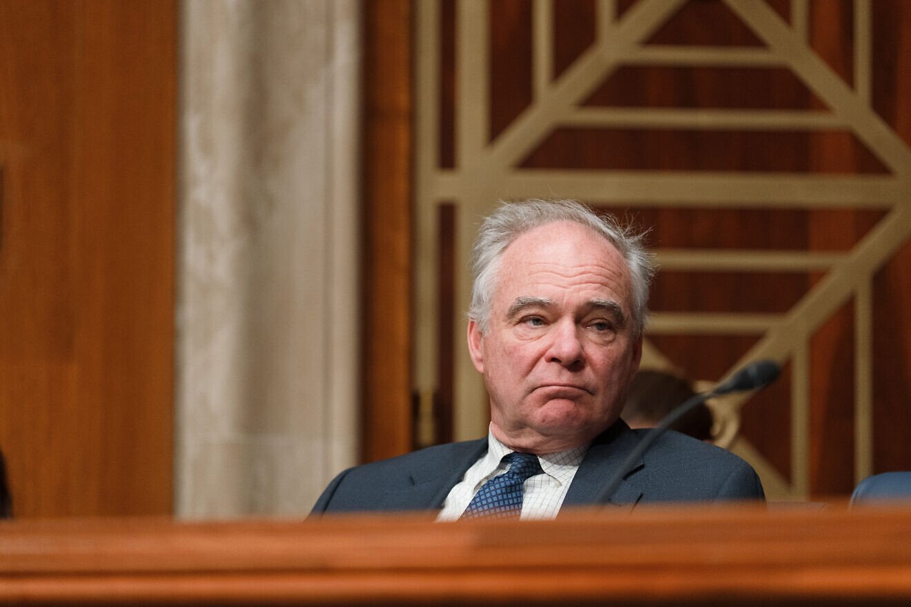 The Mark Of Kaine: Extremist Democrat is Ignorant of Constitution