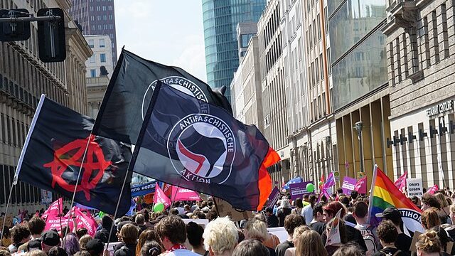 We’re Not on the Same Side, Muslim Protester Tells Far-Left Protester