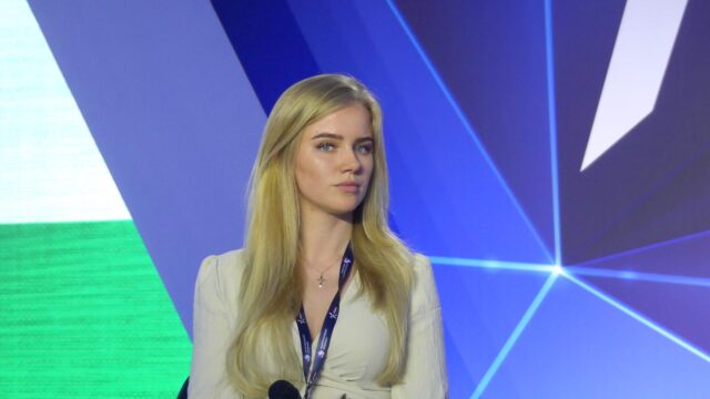 Beautiful Dutch Populist Eva Vlaardingerbroek Barred from Entering Anti-White, Totalitarian Britain