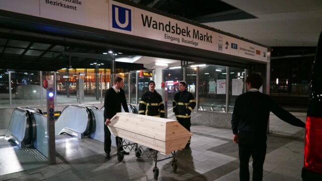 South Sudanese Refugee Throws 18 Year-Old Girl in Front of a Hamburg Underground Train