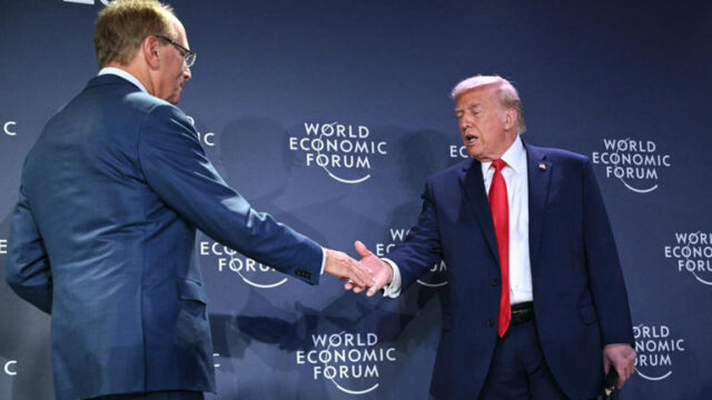 Trump Praises WEF Boss and BlackRock CEO Larry Fink