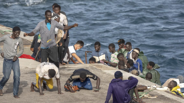 Fresh From Its Mass Amnesty Announcement, Spain Asks EU to Relocate Migrants From Canary Islands Across Europe