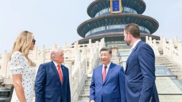 Trump Pays Tribute to the Temple of Heaven
